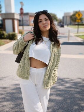 Meet your Posher, Gabriella